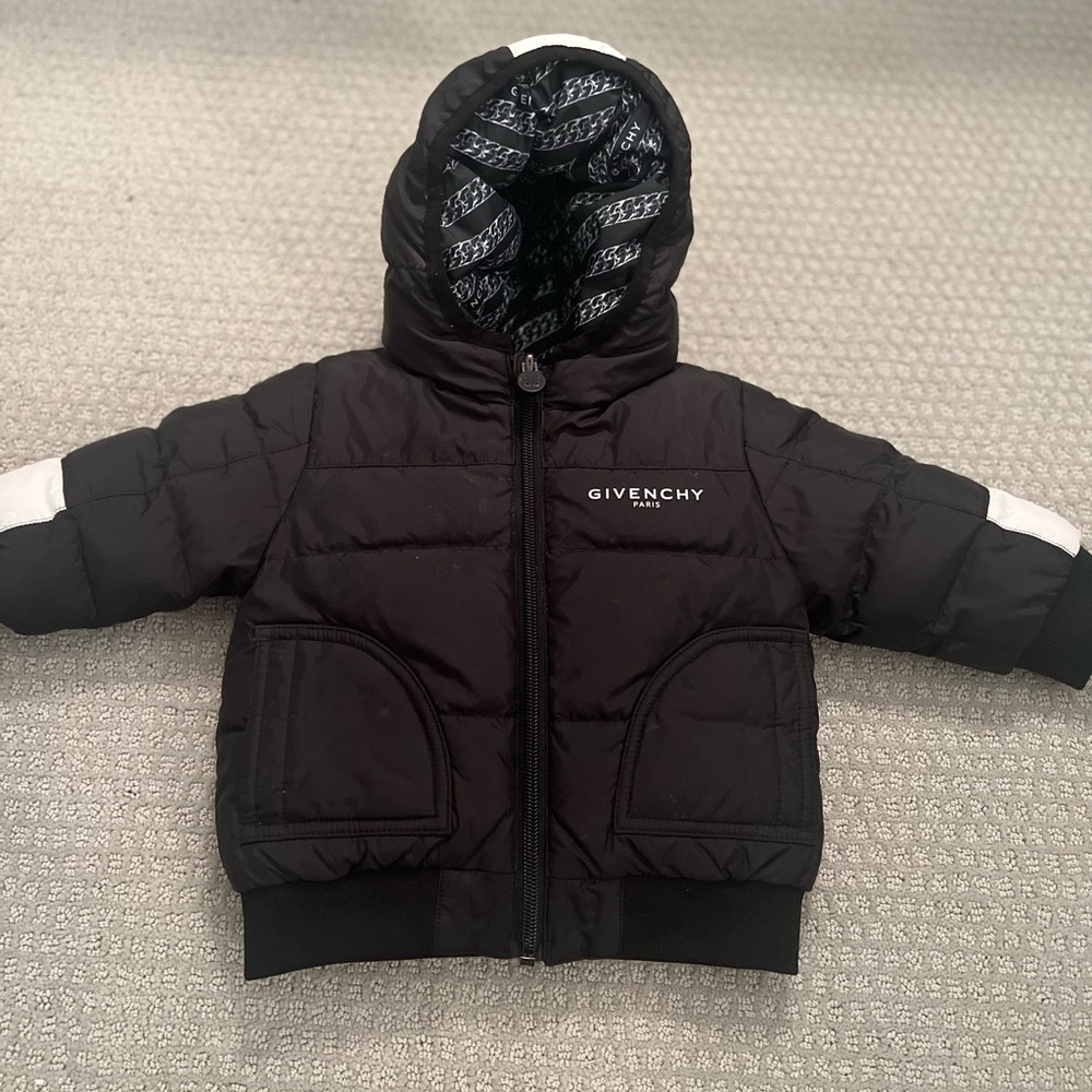 *AUTHENTIC* - Picture 2 of 5